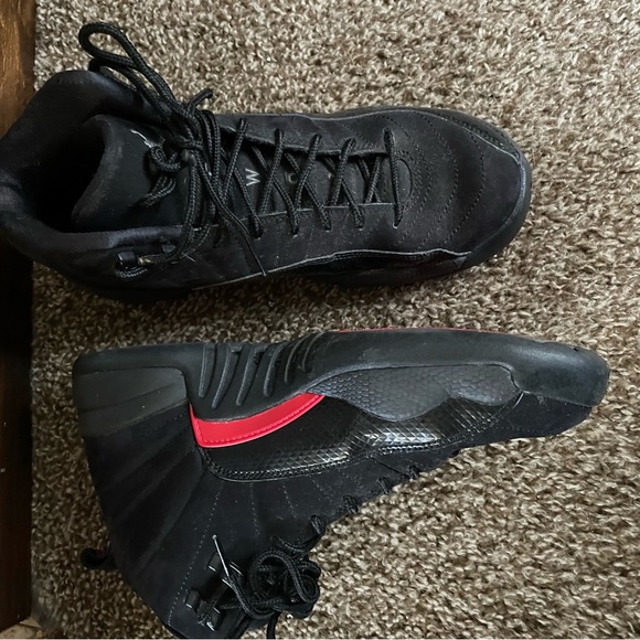 Air Jordan 12 retro red and black - Picture 1 of 8